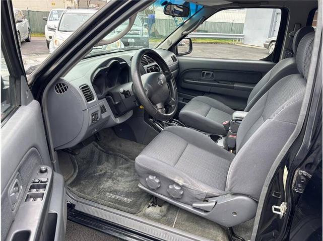 Photo of 2003 Super Black Clearcoat Nissan Frontier