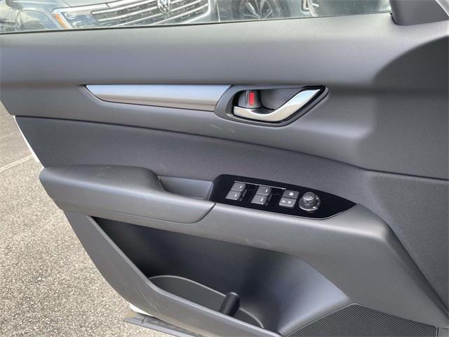 Photo of 2025 White Mazda CX-5