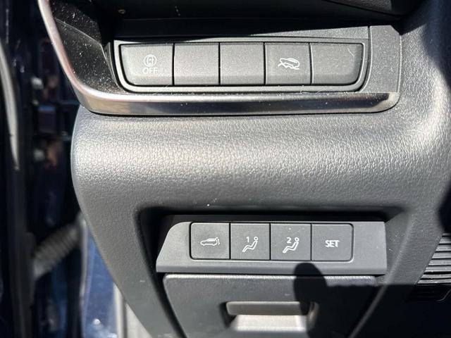 Photo of 2023 Deep Crystal Blue Mica Mazda CX-30