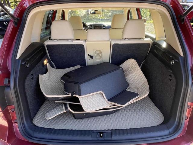 Photo of 2016 Wild Cherry Metallic Volkswagen Tiguan