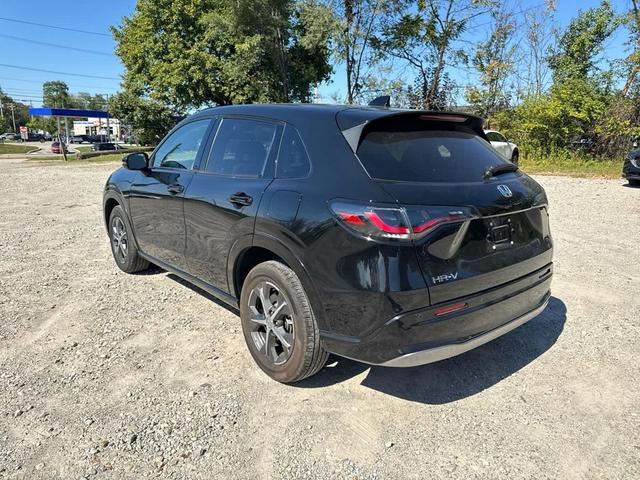 Photo of 2024 Crystal Black Pearl Honda HR-V