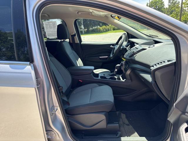 Photo of 2017 Ingot Silver Ford Escape