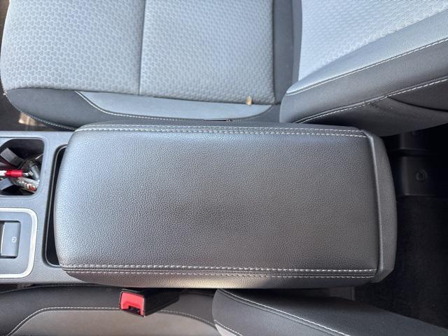 Photo of 2017 Ingot Silver Ford Escape