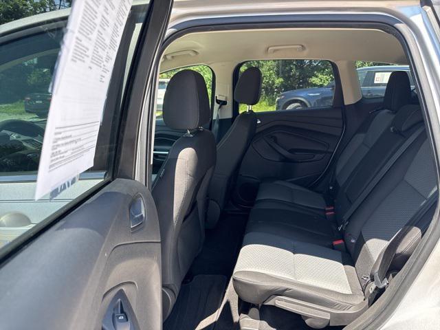 Photo of 2017 Ingot Silver Ford Escape