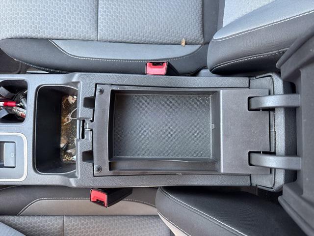 Photo of 2017 Ingot Silver Ford Escape