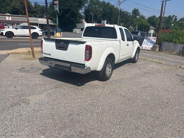 Photo of 2015 Glacier White Nissan Frontier