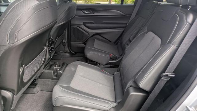 Photo of 2025 Silver Zynith Jeep Grand Cherokee L
