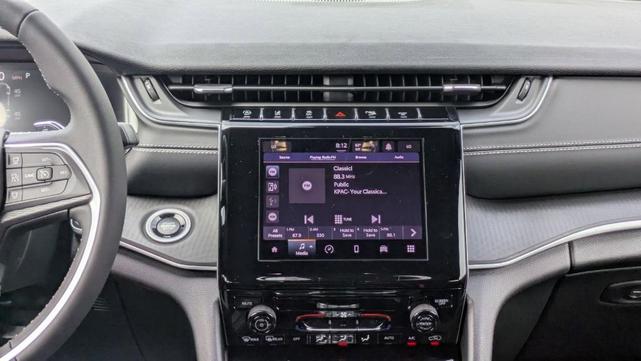 Photo of 2025 Silver Zynith Jeep Grand Cherokee L
