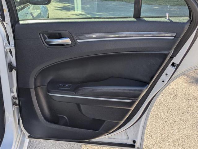 Photo of 2022 Bright White Clearcoat Chrysler 300