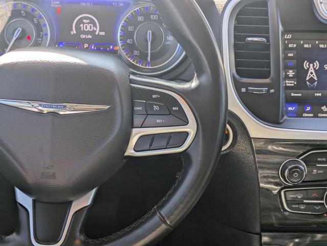 Photo of 2022 Bright White Clearcoat Chrysler 300