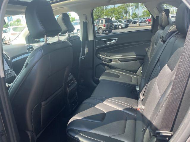 Photo of 2022 Carbonized Gray Metallic Ford Edge