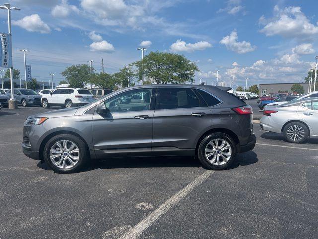 Photo of 2022 Carbonized Gray Metallic Ford Edge
