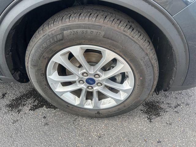 Photo of 2022 Stone Blue Metallic Ford Escape