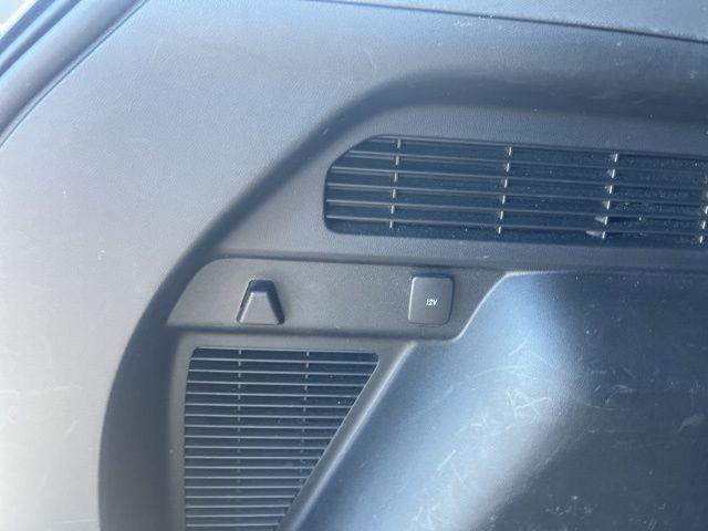 Photo of 2023 Silver Metallic Ford Escape