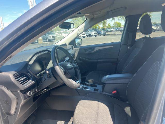 Photo of 2023 Silver Metallic Ford Escape