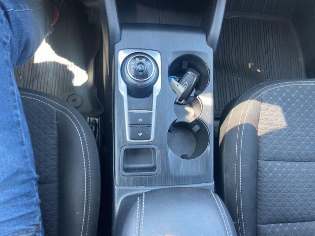 Photo of 2023 Silver Metallic Ford Escape