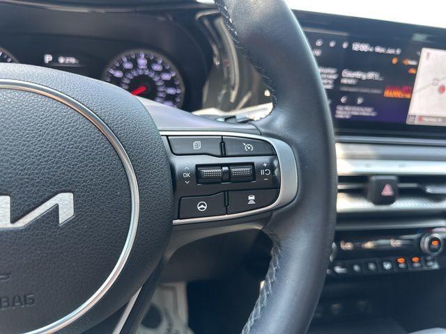 Photo of 2023 Ebony Black Kia K5