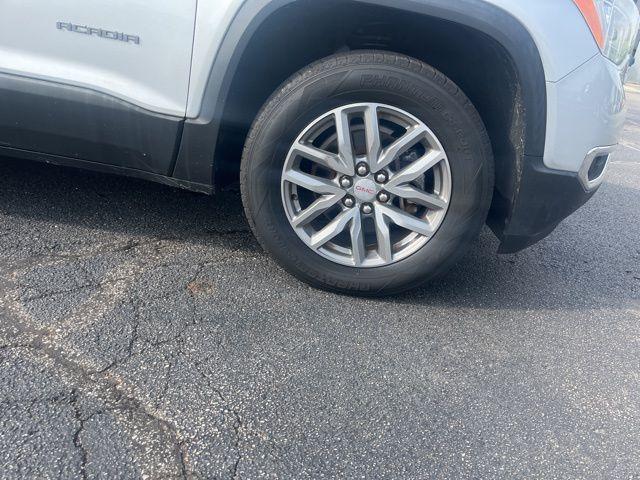 Photo of 2017 Quicksilver Metallic GMC Acadia