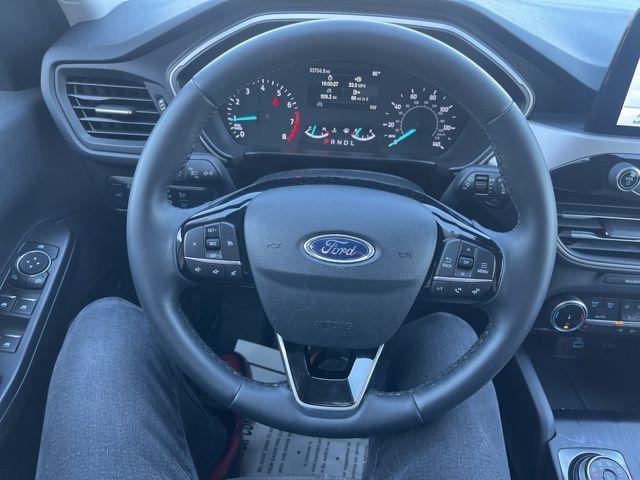 Photo of 2022 Rapid Red Metallic Tinted Clearcoat Ford Escape