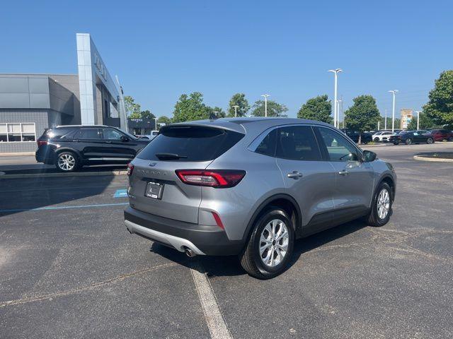 Photo of 2023 Iconic Silver Metallic Ford Escape