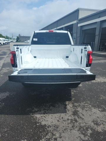 Photo of 2025 Oxford White Ford F-150 Lightning