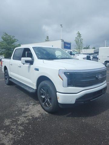 Photo of 2025 Oxford White Ford F-150 Lightning