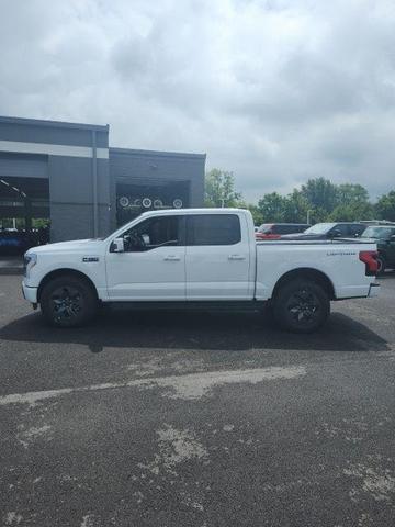 Photo of 2025 Oxford White Ford F-150 Lightning