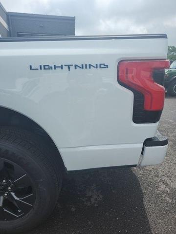 Photo of 2025 Oxford White Ford F-150 Lightning