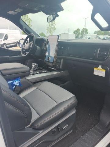 Photo of 2025 Oxford White Ford F-150 Lightning