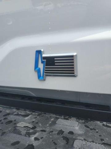 Photo of 2025 Oxford White Ford F-150 Lightning