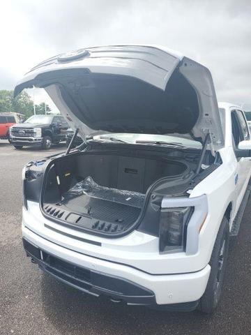 Photo of 2025 Oxford White Ford F-150 Lightning