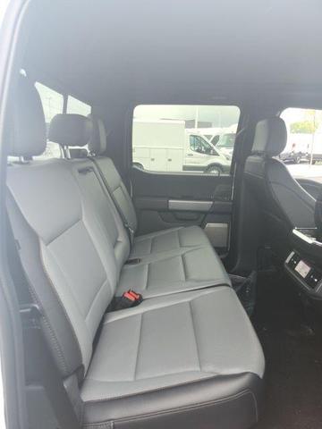 Photo of 2025 Oxford White Ford F-150 Lightning