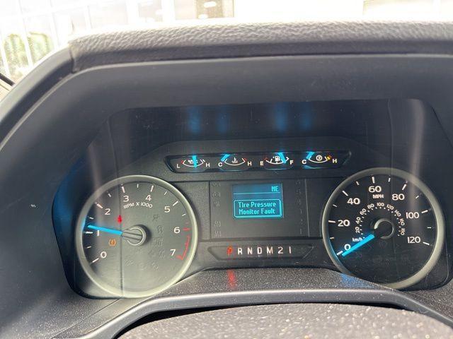 Photo of 2015 Oxford White Ford F-150