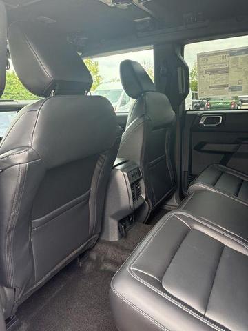 Photo of 2025 Azure Blue Ford Bronco