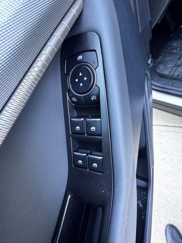 Photo of 2025 White Ford Explorer