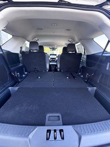 Photo of 2025 White Ford Explorer