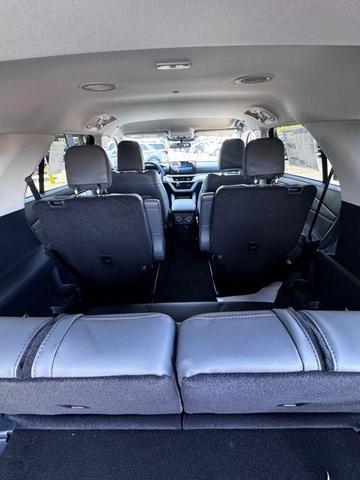 Photo of 2025 White Ford Explorer