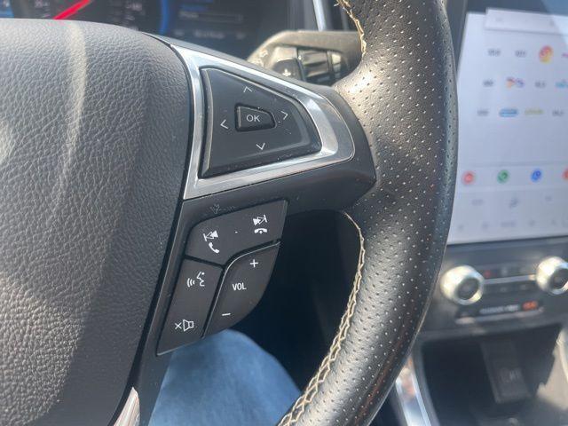 Photo of 2022 Carbonized Gray Metallic Ford Edge