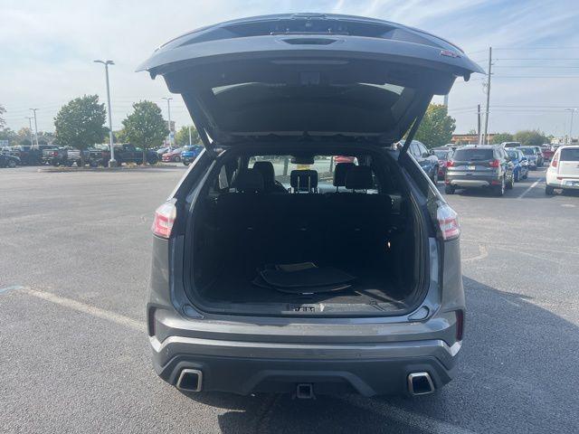 Photo of 2022 Carbonized Gray Metallic Ford Edge