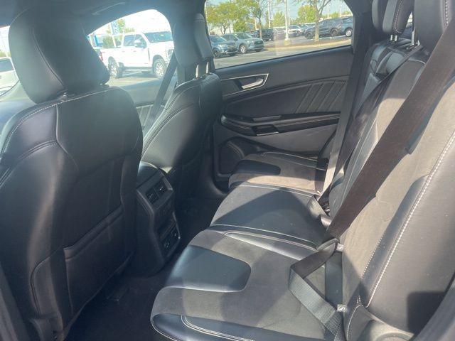 Photo of 2022 Carbonized Gray Metallic Ford Edge