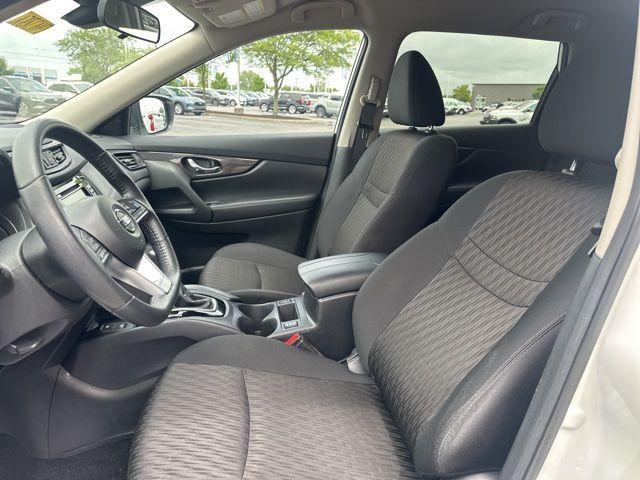 Photo of 2020 White Nissan Rogue