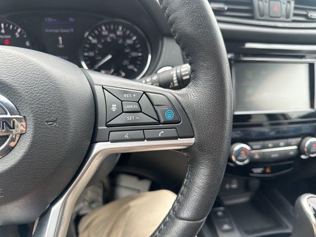 Photo of 2020 White Nissan Rogue