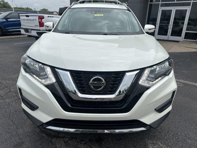 Photo of 2020 White Nissan Rogue