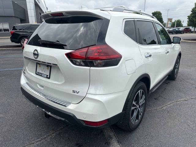 Photo of 2020 White Nissan Rogue