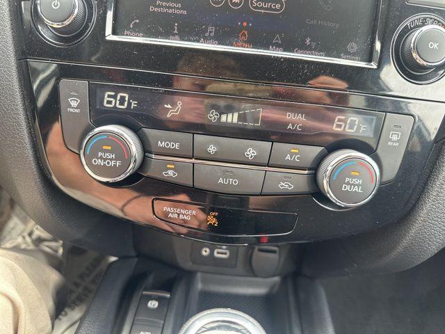 Photo of 2020 White Nissan Rogue