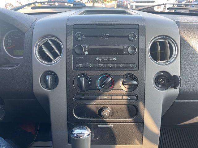 Photo of 2004 Bright Red Clearcoat Ford F-150