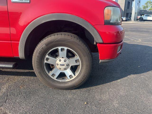 Photo of 2004 Bright Red Clearcoat Ford F-150