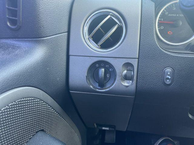 Photo of 2004 Bright Red Clearcoat Ford F-150