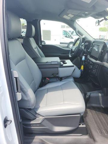 Photo of 2025 Oxford White Ford F-150