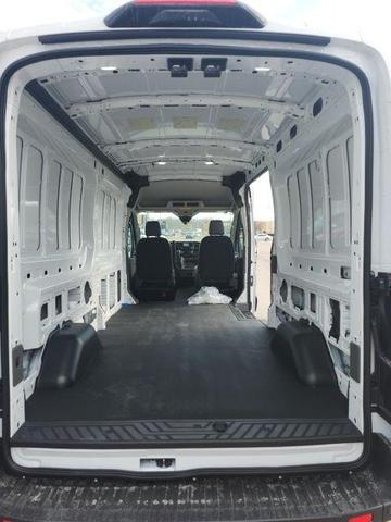 Photo of 2025 Oxford White Ford Transit-250